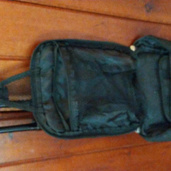 American Tourister toiletry bag - Picture 4 of 7